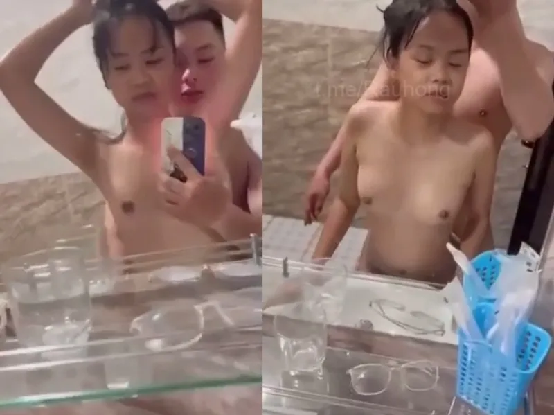 Mảnh khảnh em cùng anh bồ trả bài trước gương quay kỉ niệm